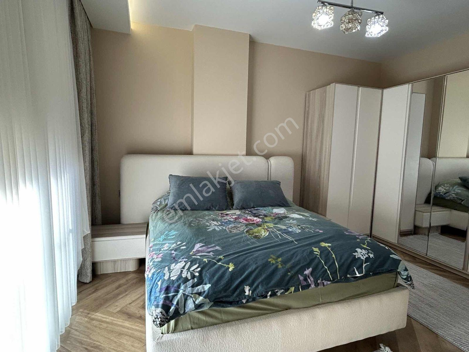 Güzelce'de Müstakil Bahçeli Havuzlu Deniz Manzaralı Villa - Görsel 9