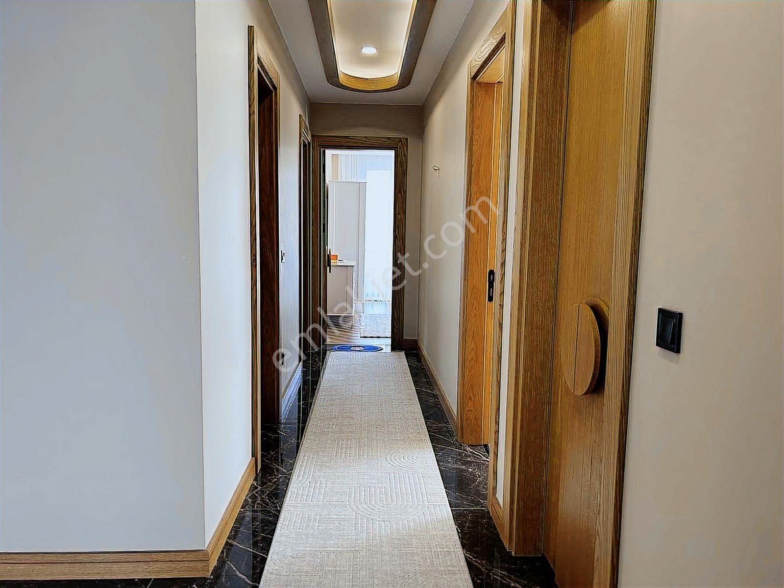 Güzelce'de Müstakil Bahçeli Havuzlu Deniz Manzaralı Villa - Görsel 30