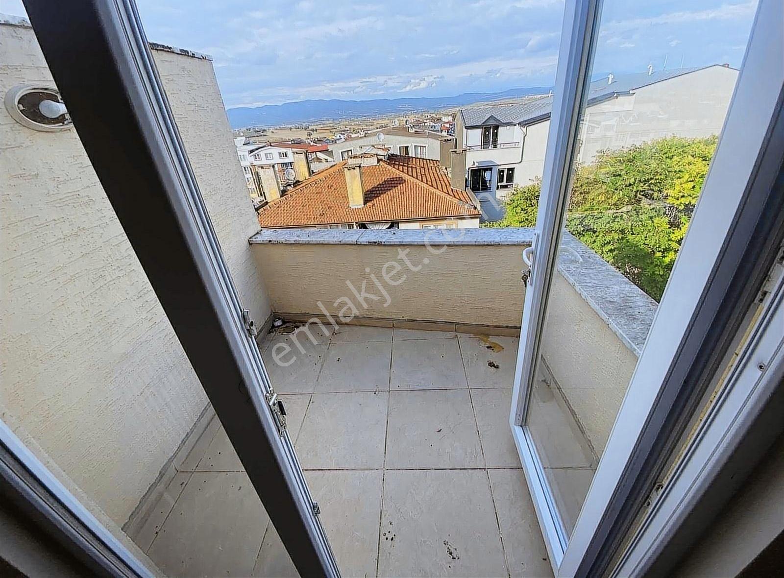 Öcs Emlaktan Kiralık 2+1 Geniş Eşyalı Aile Tipi Yeni Bina - Görsel 8