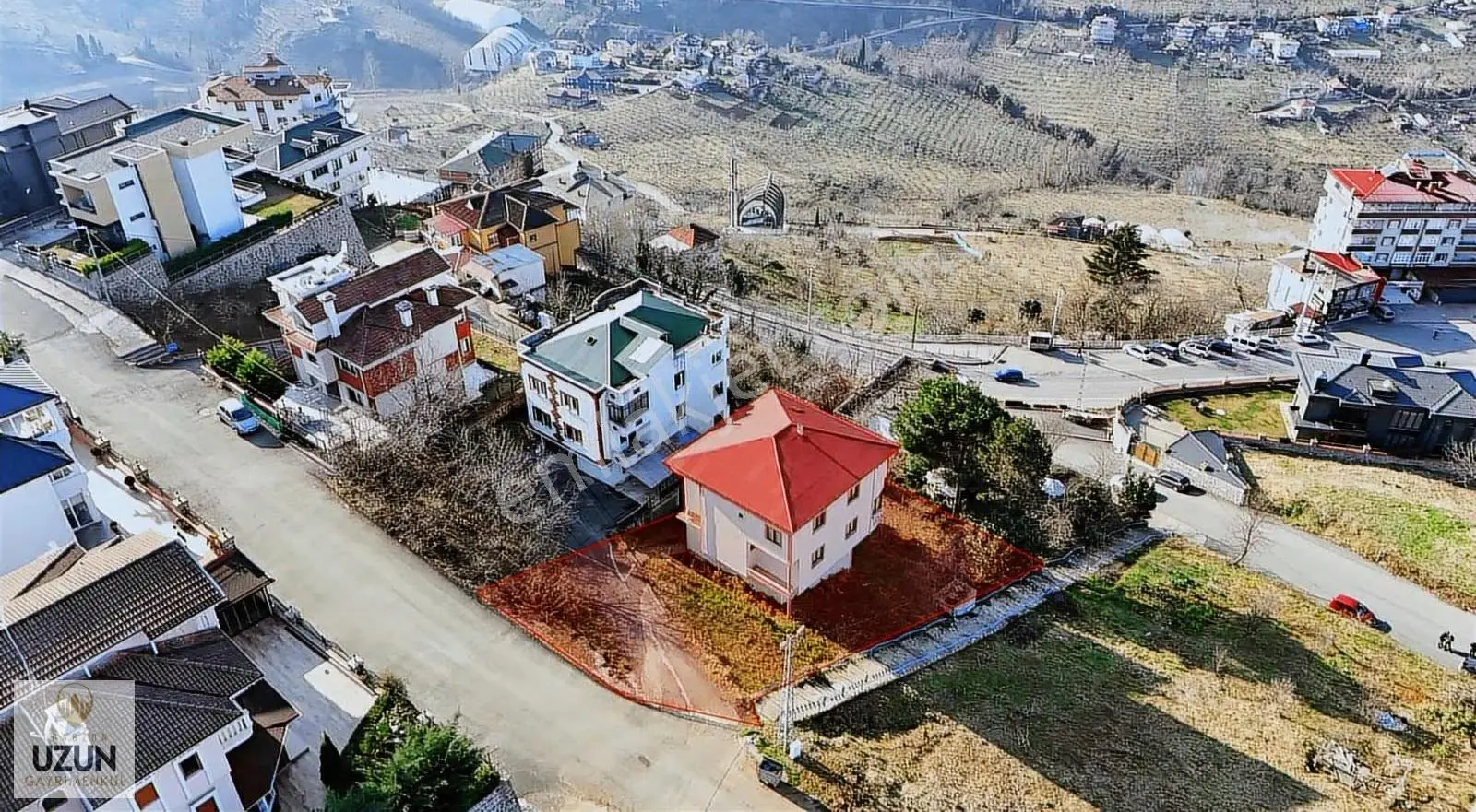 Soğuksuda Arsasıyla Birlikte Satılık 3 Katlı Bina