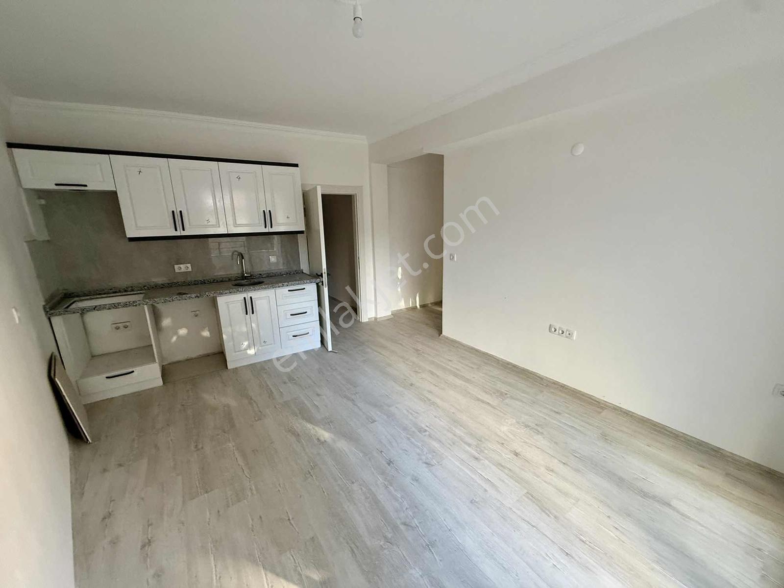 Esnaf'tan Okul Ve Hastane Bölgesinde Bahçe Kullanımlı 1+1 Daire - Görsel 13