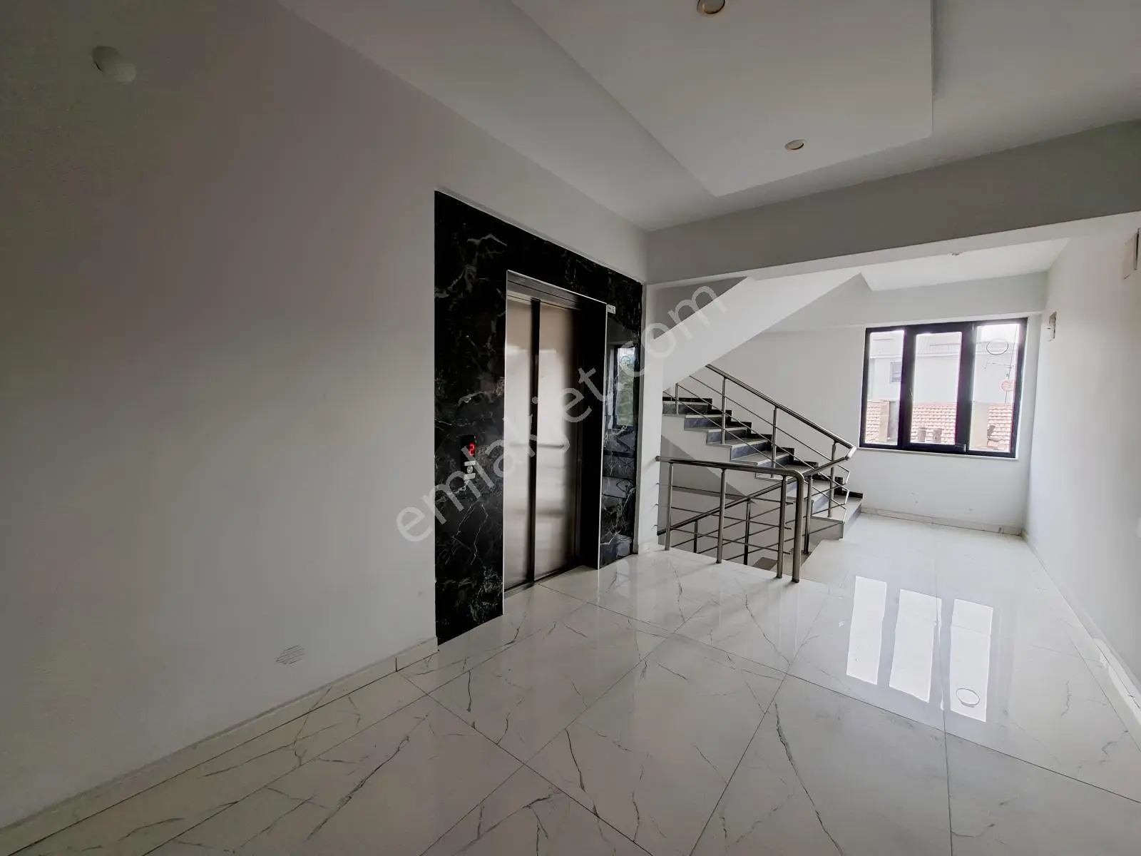 Remax Dem'den Çarşı İçinde Cadde Plazada Eşyalı 2+0 Daireler - Görsel 4