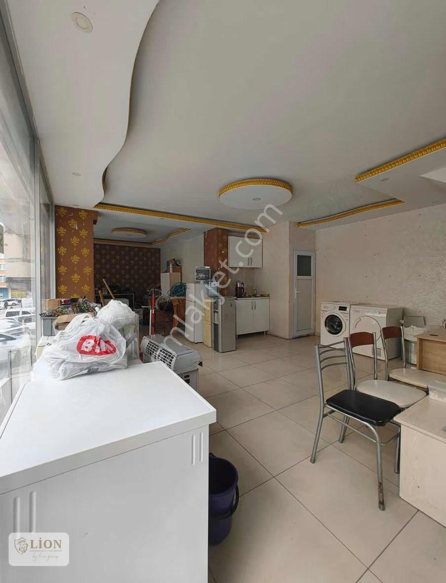 Esenyurt'ta Satılık 180 M² Geniş Depolu Dükkan - Görsel 7
