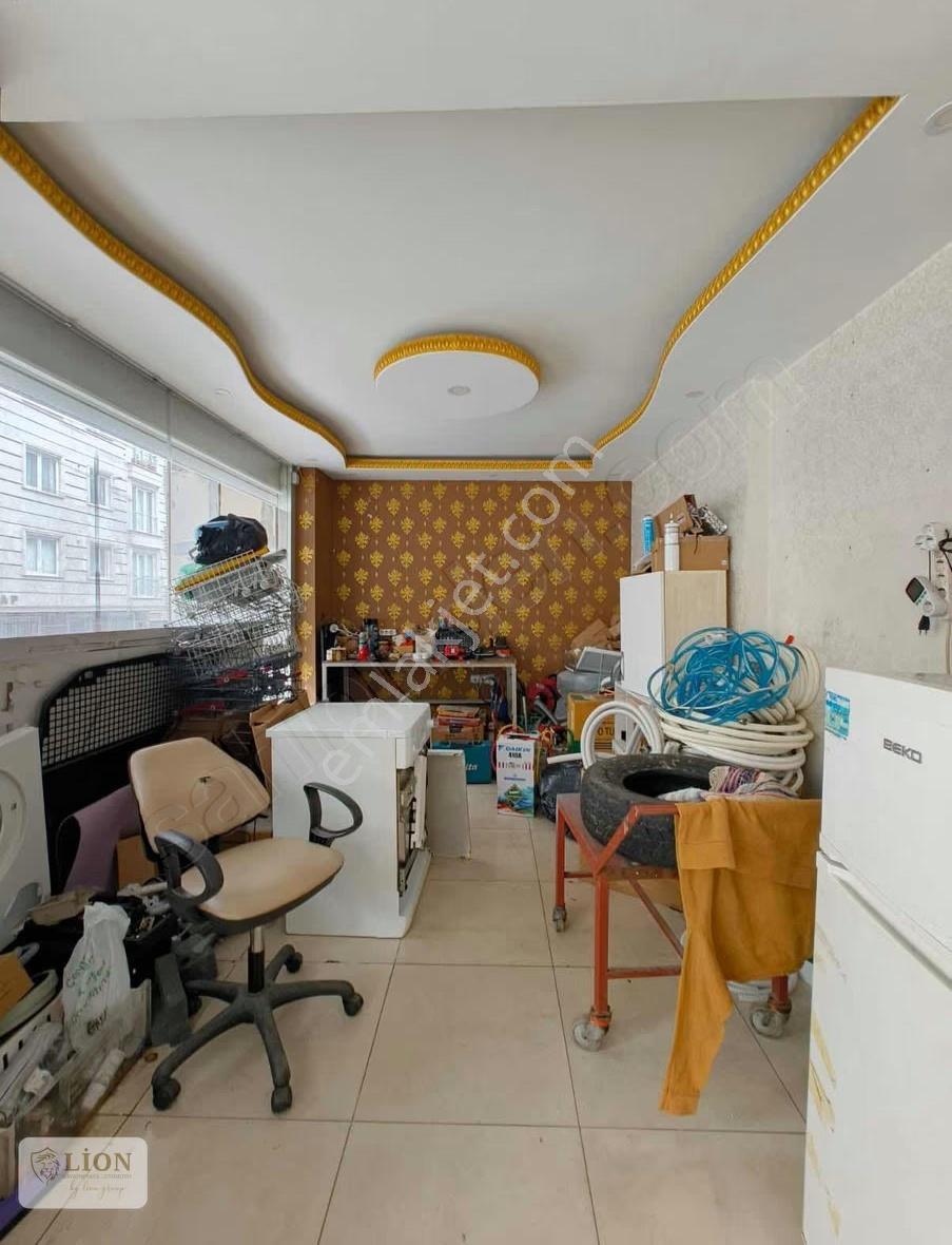 Esenyurt'ta Satılık 180 M² Geniş Depolu Dükkan - Görsel 3