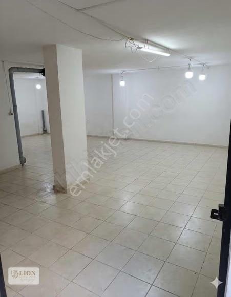 Esenyurt'ta Satılık 180 M² Geniş Depolu Dükkan - Görsel 6