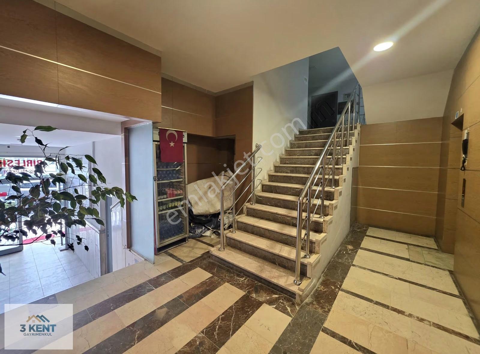 Milli İrade Meydanı Yanı Şoförler Odası Üstü Kiralık 1+1 Ofis - Görsel 2