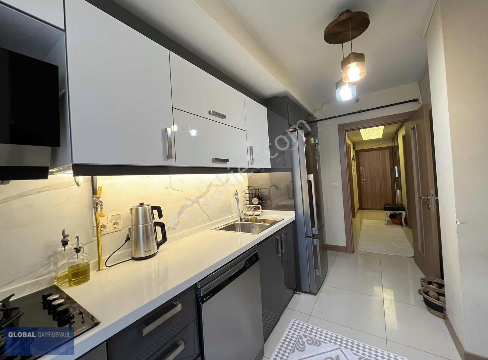 Merkezi Konumda Site İçinde Havuz Cepheli Satılık 2+1 Daire - Görsel 14