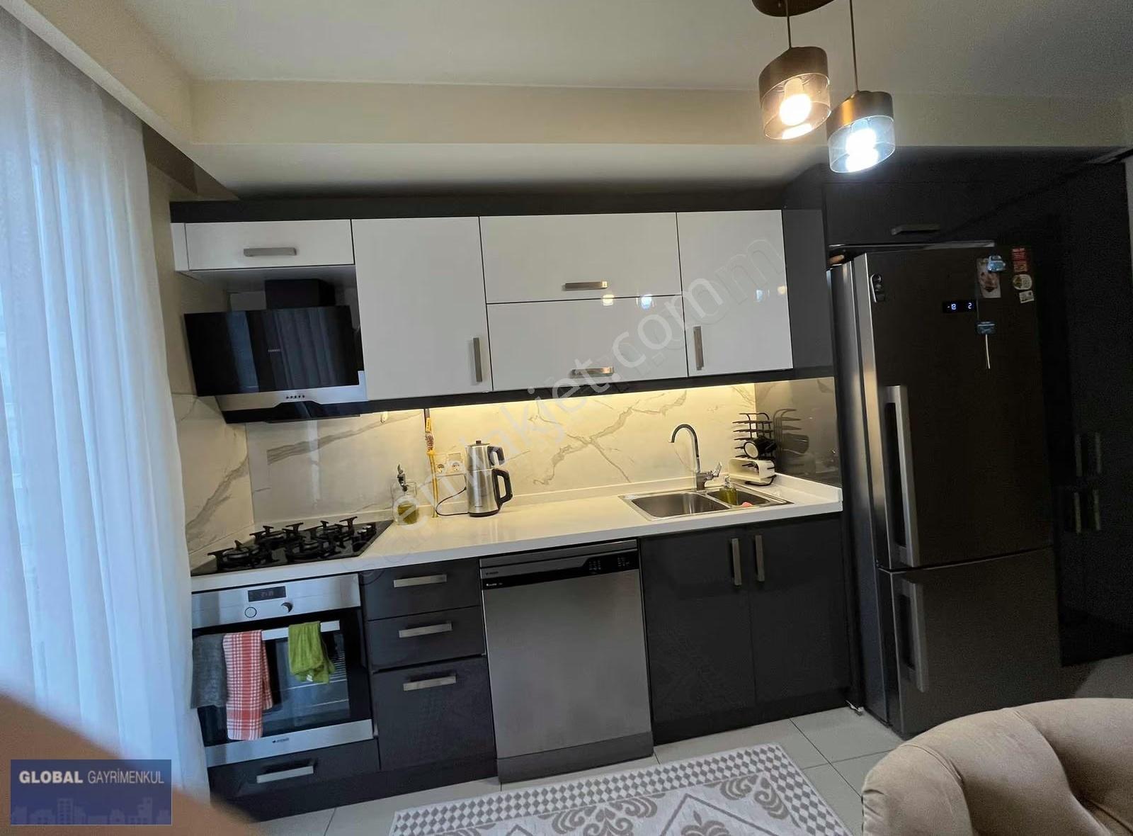 Merkezi Konumda Site İçinde Havuz Cepheli Satılık 2+1 Daire - Görsel 16