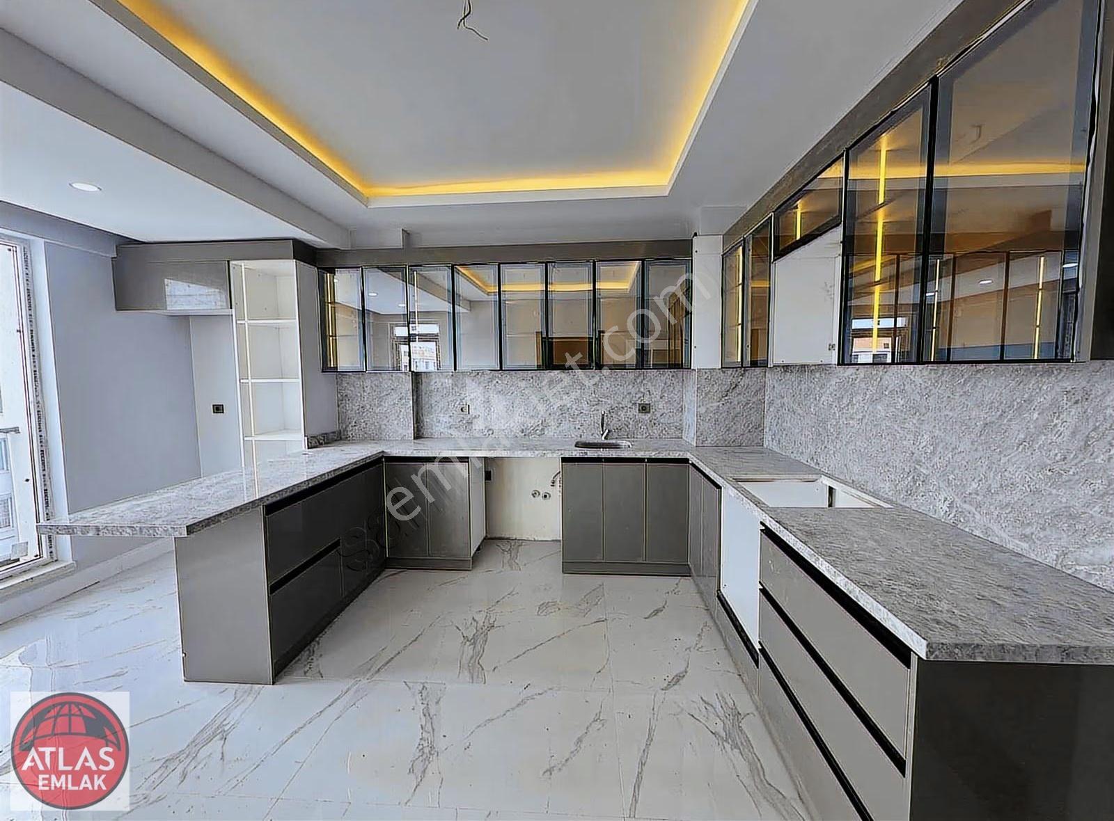 Atlas'tan Dev Mutfaklı 165m2 Giyinmo Genişbalkon Hamam 3+1 - Görsel 31