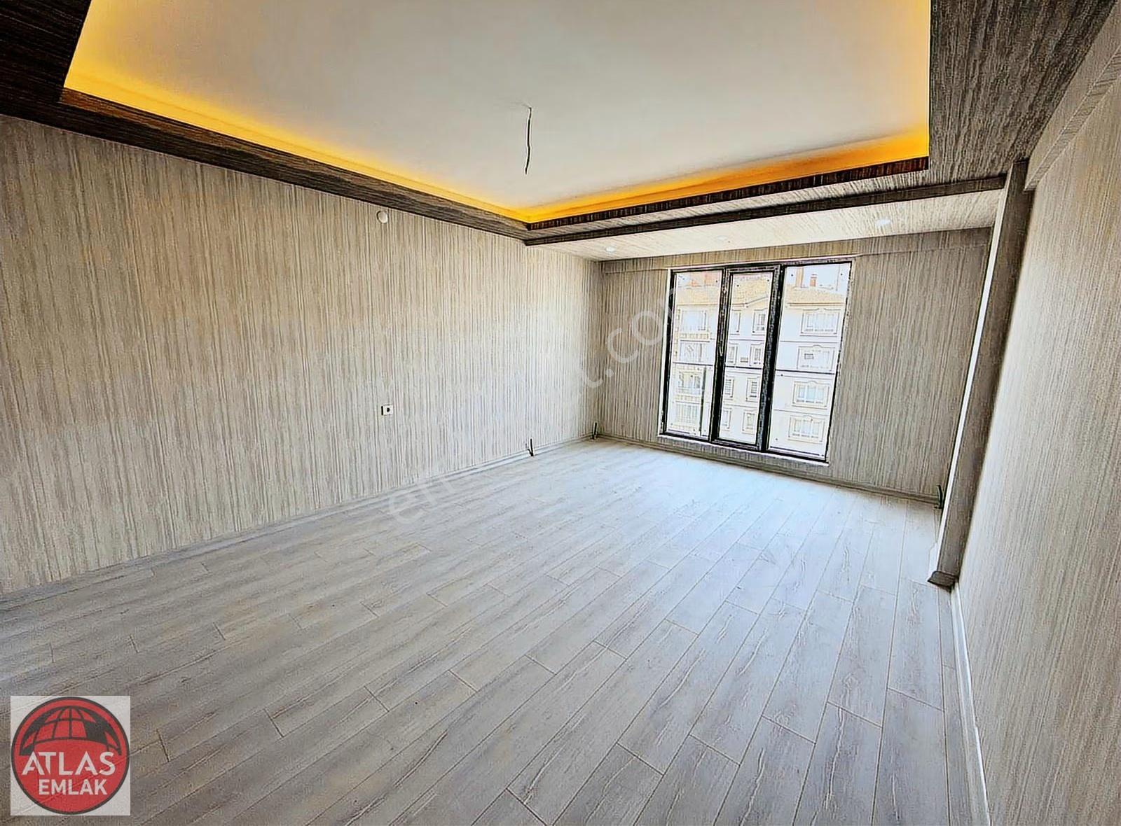 Atlas'tan Ana Cadde Üzeri Ara Kat 3+1 125 M2 1.250 Kredili Daire - Görsel 4