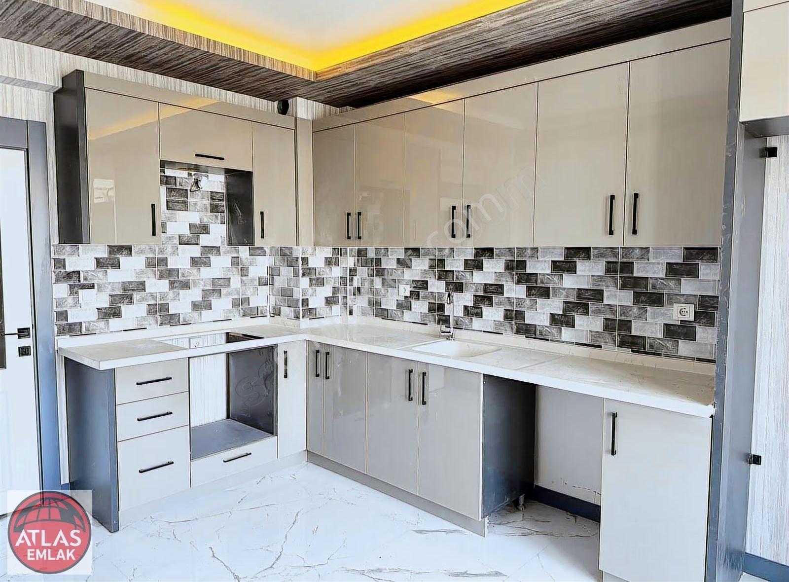 Atlas'tan Ana Cadde Üzeri Ara Kat 3+1 125 M2 1.250 Kredili Daire - Görsel 13