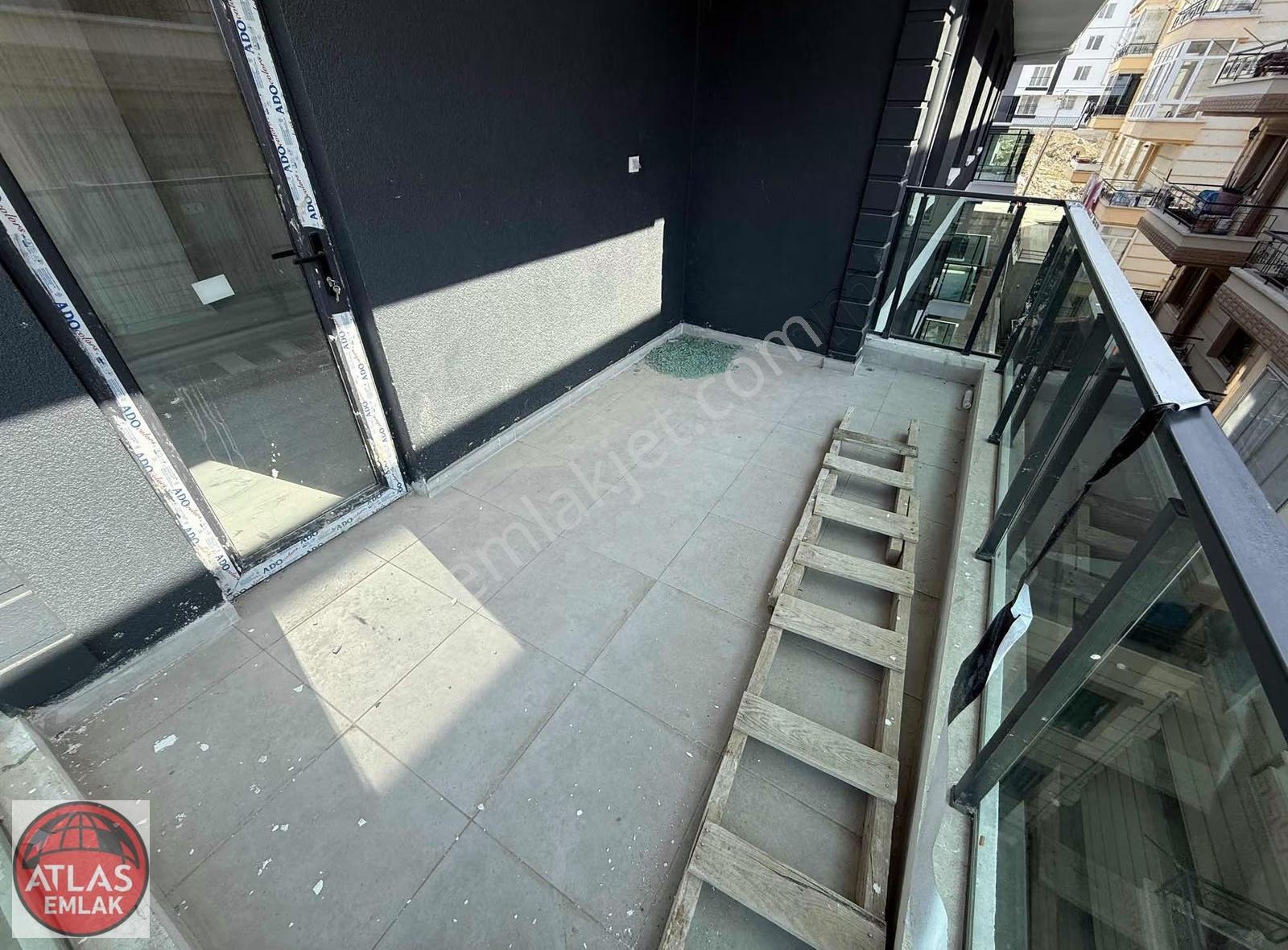 Atlas'tan Ana Cadde Üzeri Ara Kat 3+1 125 M2 1.250 Kredili Daire - Görsel 2