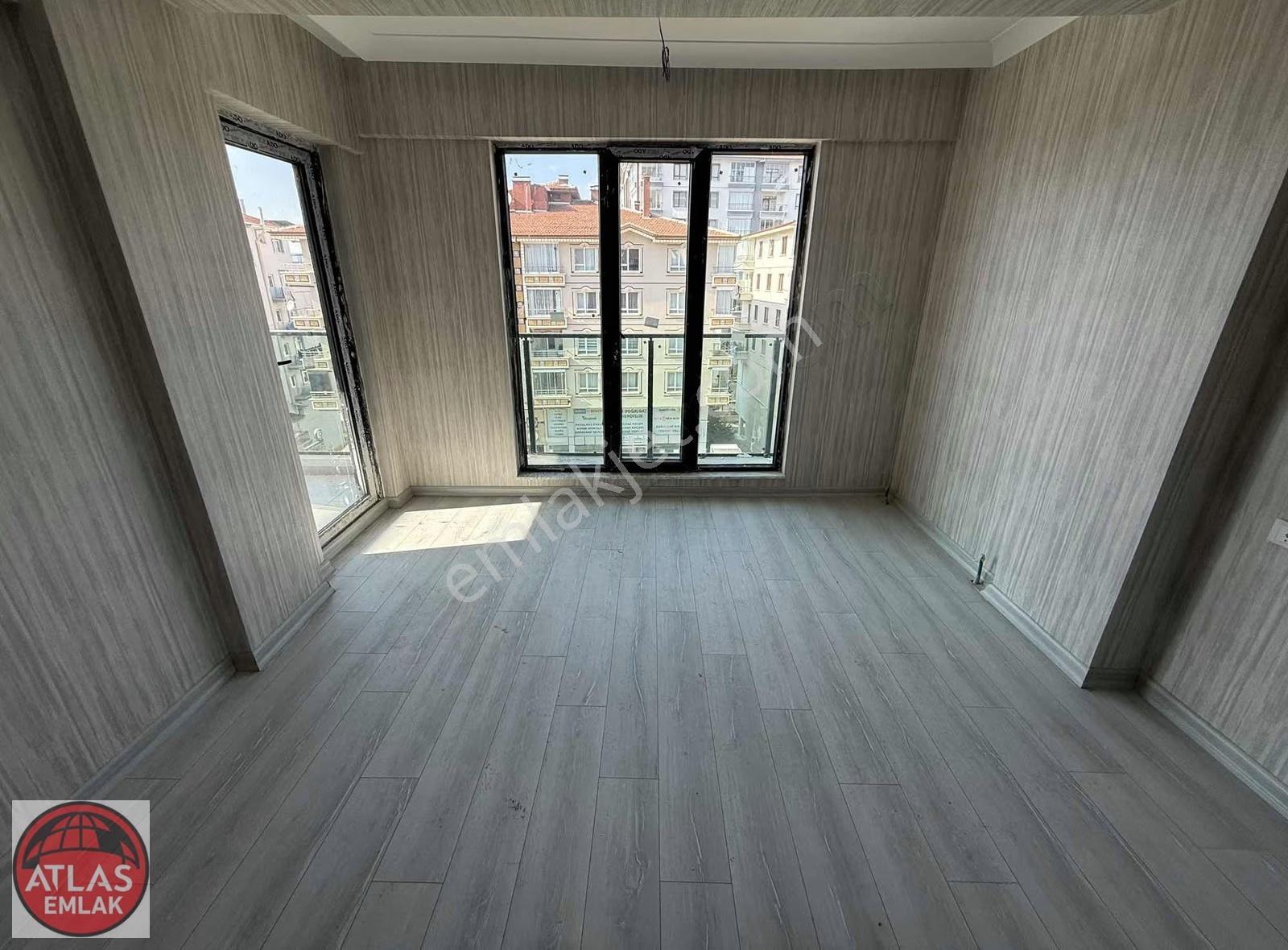 Atlas'tan Ana Cadde Üzeri Ara Kat 3+1 125 M2 1.250 Kredili Daire - Görsel 14