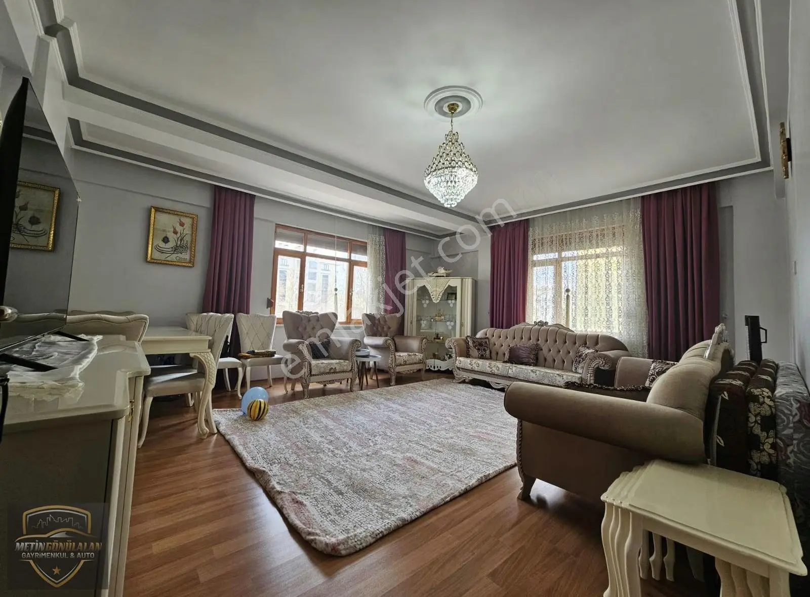 Metin Gönülalan'dan Satılık Geniş 3+1 Cadde Üzeri Daire