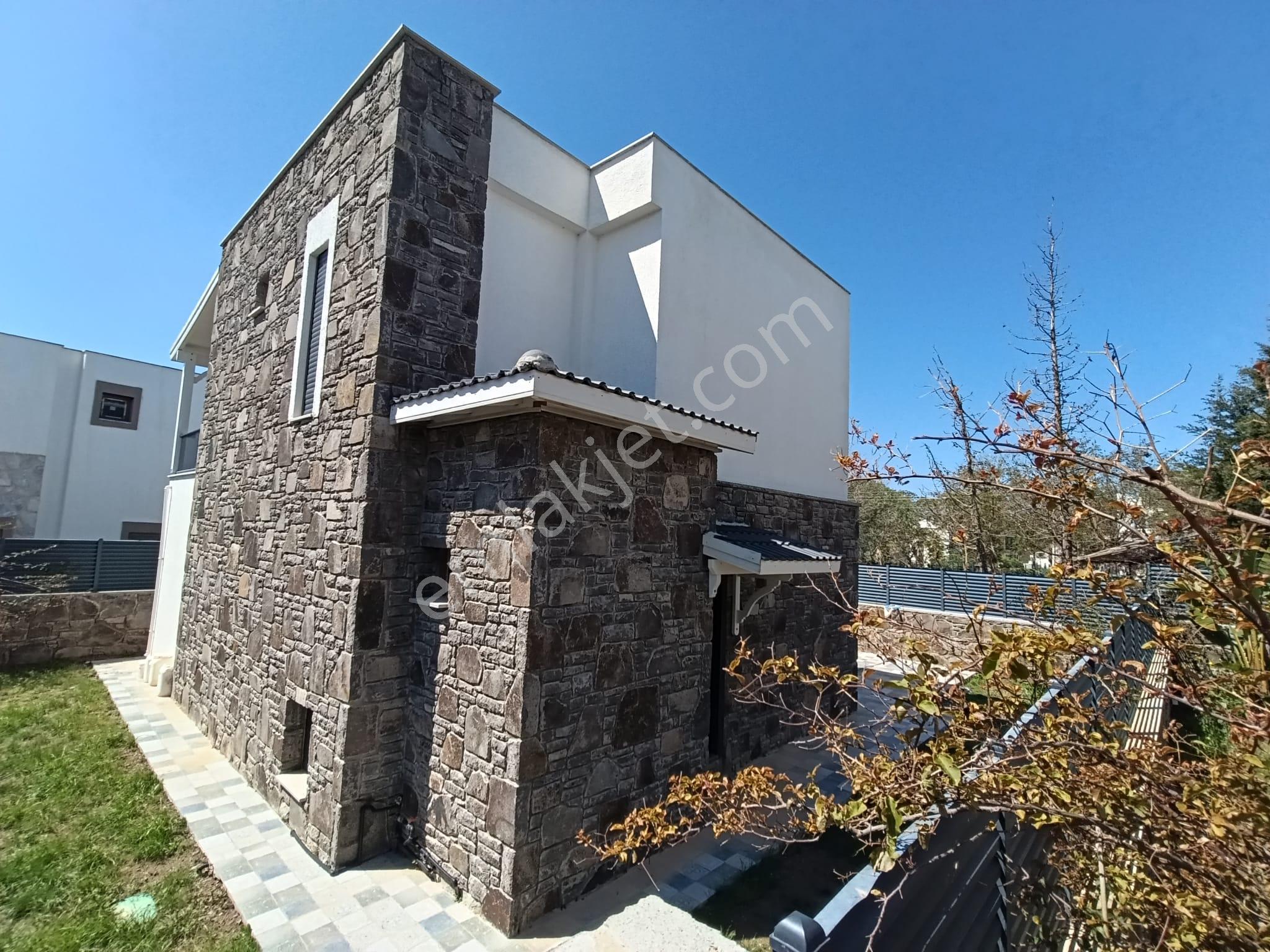 Gümüşlükte Müstakil Bahçeli Ve Havuzlu Sıfır Kiralık Villa - Görsel 7