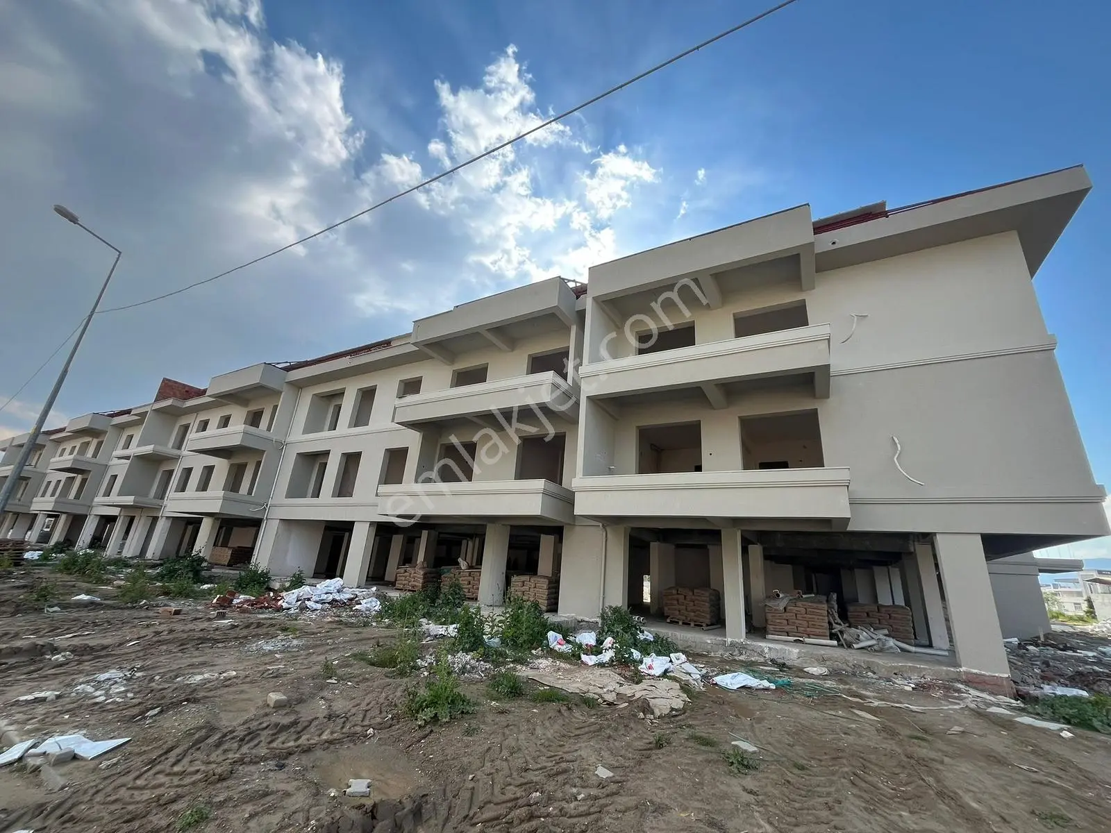 Şirinevler Mah.'sinde 3+1 Havuzlu Sitede Ara Kat Satılık Daire - Görsel 9