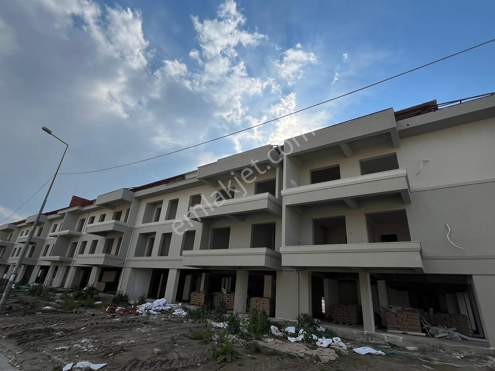 Şirinevler Mah.'sinde 3+1 Havuzlu Sitede Ara Kat Satılık Daire - Görsel 28