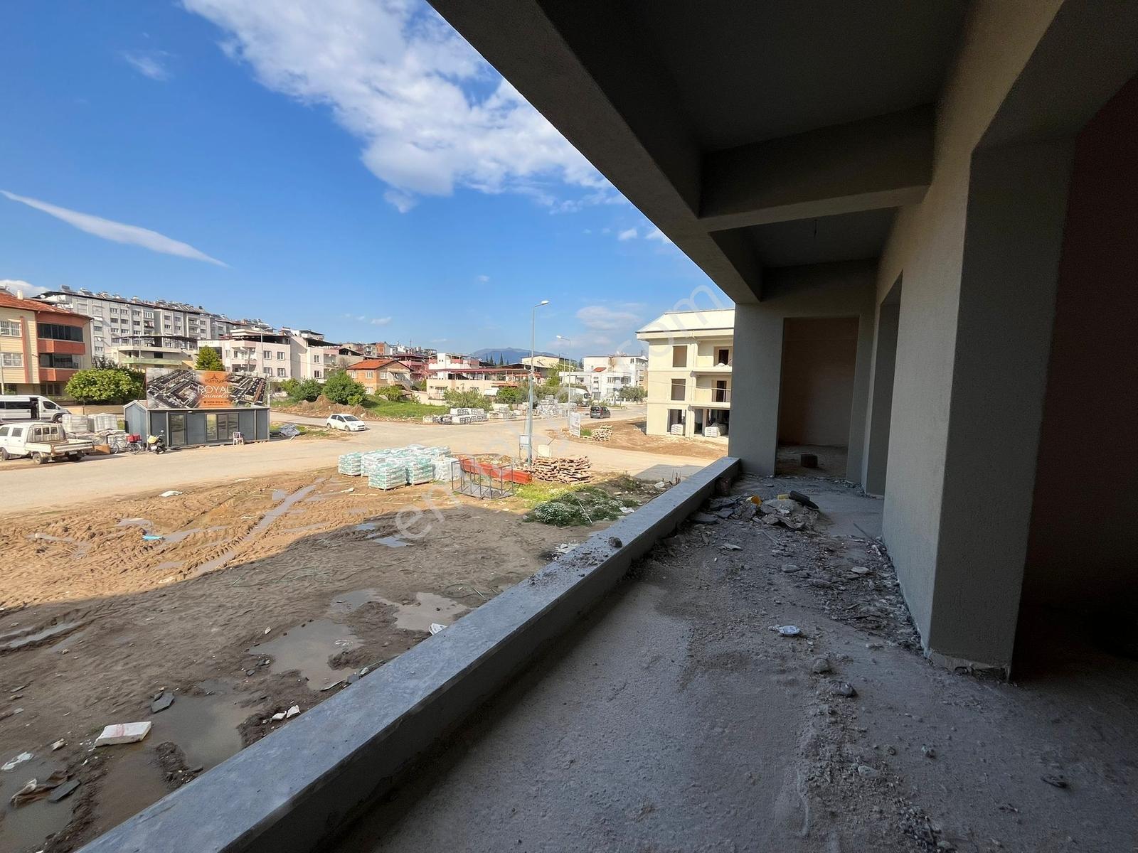 Şirinevler Mah.'sinde 3+1 Havuzlu Sitede Ara Kat Satılık Daire - Görsel 3