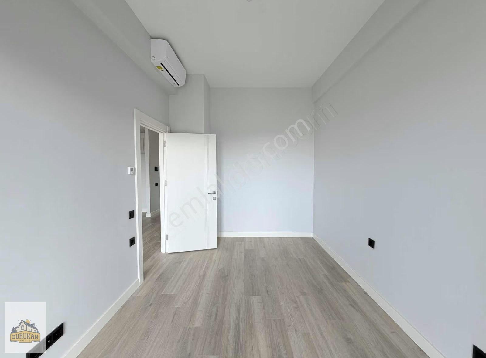 Emlak Konut Çınarköy Evleri'nde 1+1 66 M² | Peyzaj Cephe - Görsel 5