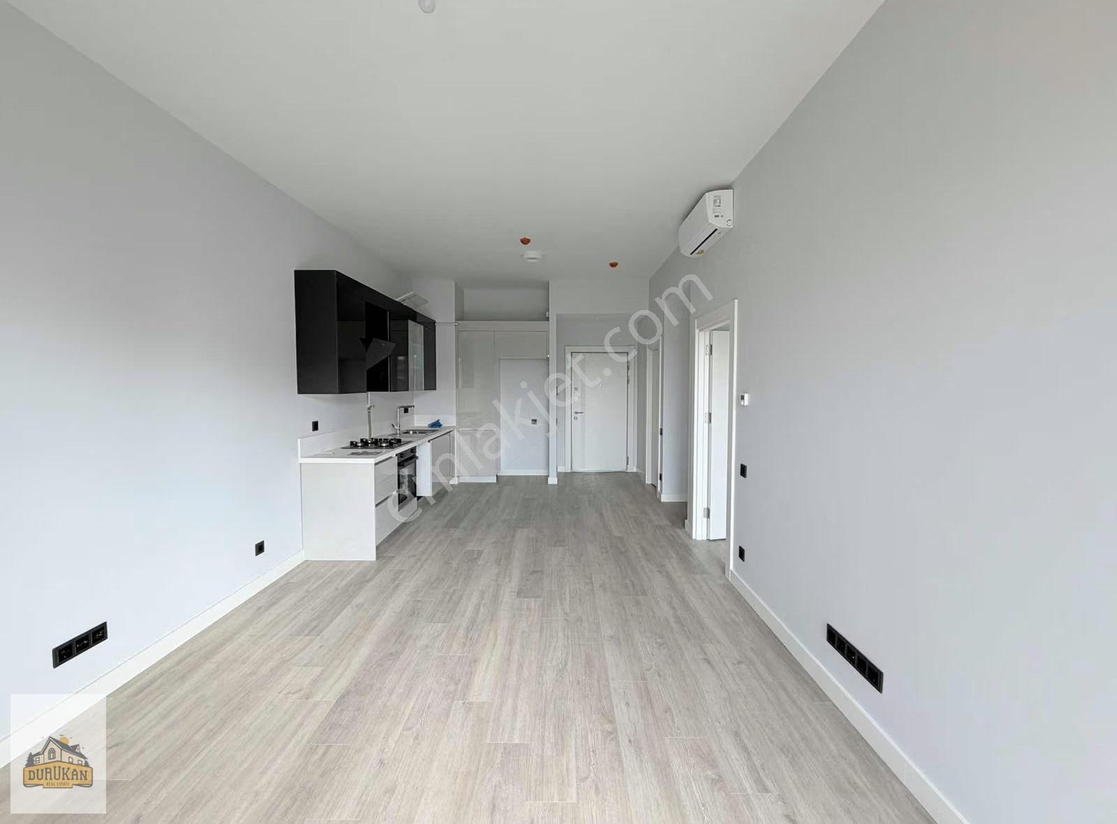 Emlak Konut Çınarköy Evleri'nde 1+1 66 M² | Peyzaj Cephe - Görsel 4