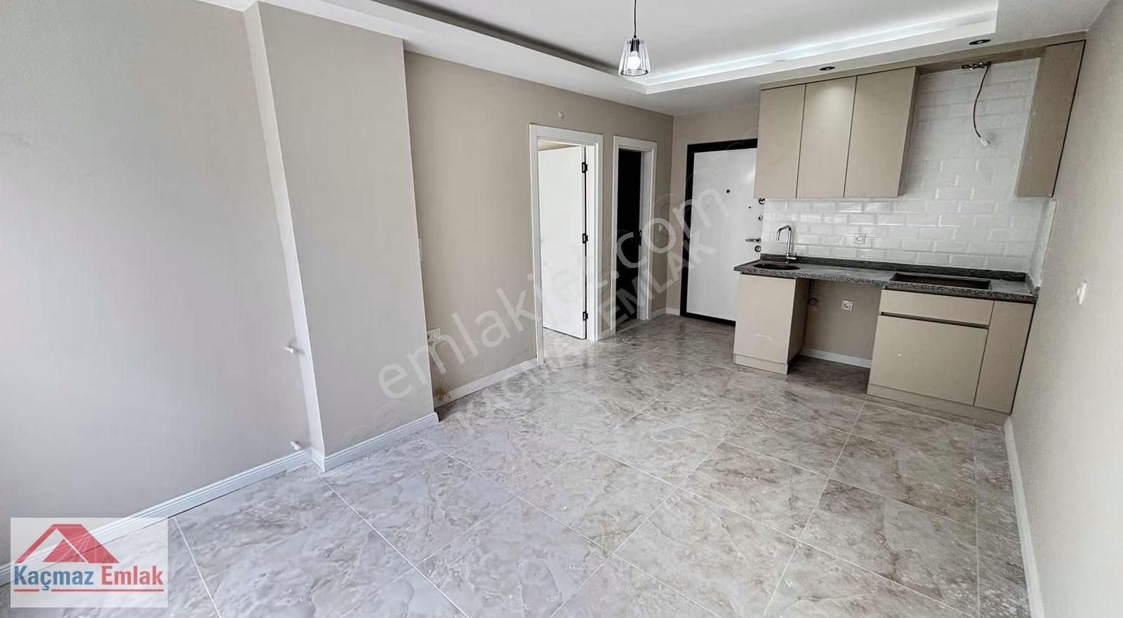 Üniversite Bölgesinde 2 Adet 1+1 Satılık
