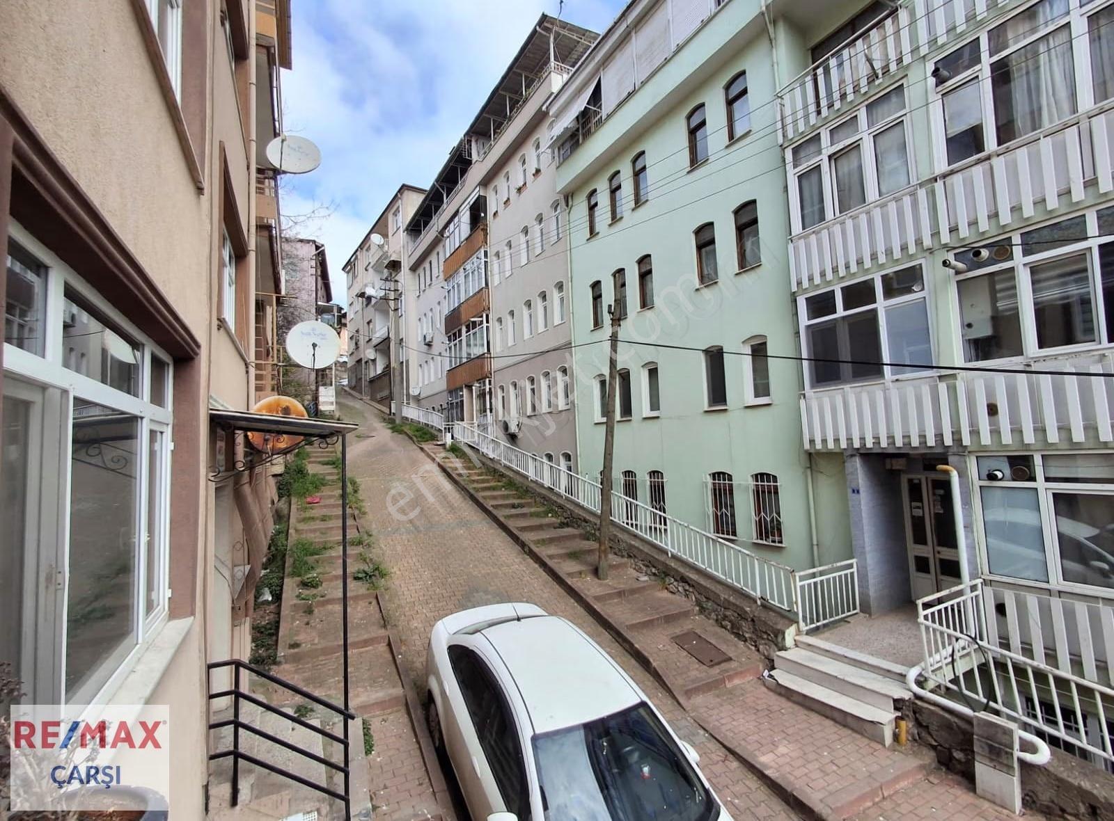 Remax Çarşı'dan Kocaeli İzmit Tam Merkezde Satılık 2+1 Daire - Görsel 4