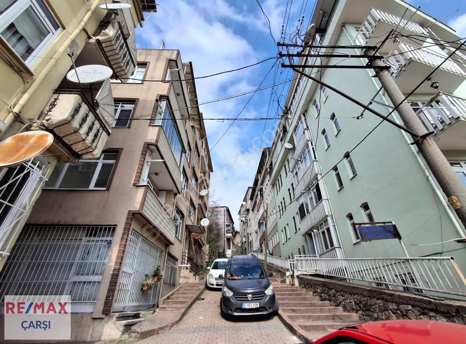 Remax Çarşı'dan Kocaeli İzmit Tam Merkezde Satılık 2+1 Daire - Görsel 3