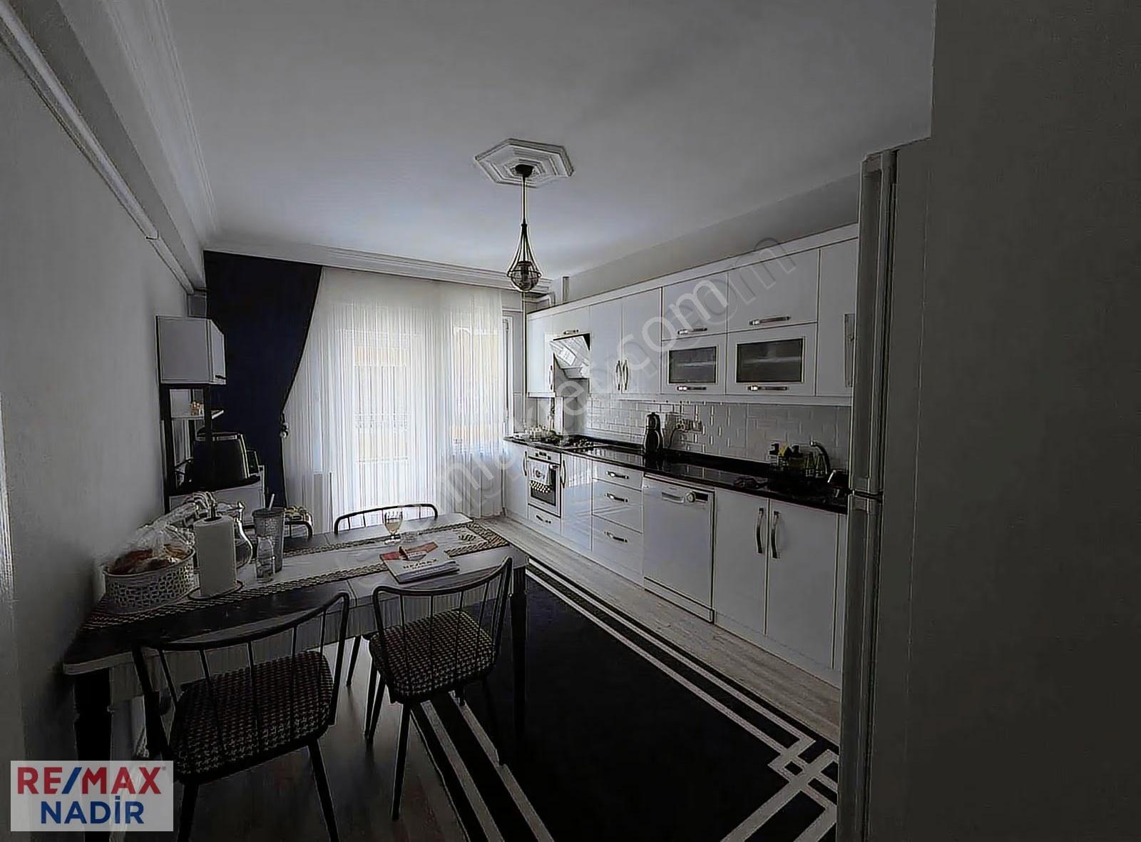 Re/max Nadir'den | Kale Mah Geniş Masrafsız 4+1 Satılık Daire - Görsel 18