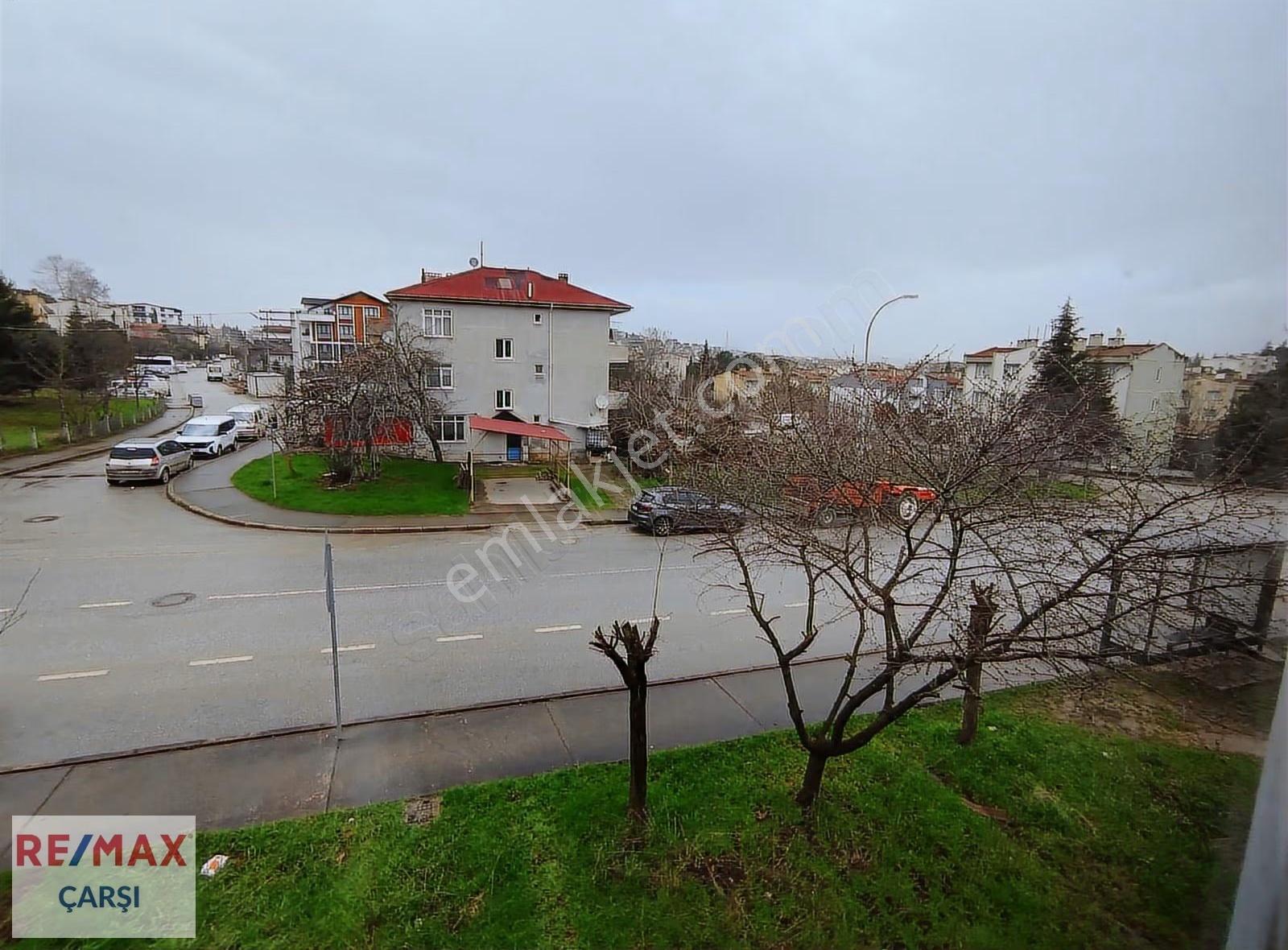 Remax Çarşı'dan Şirinköy Kalıcı Konutlarda Ara Kat Satılık Daire - Görsel 2