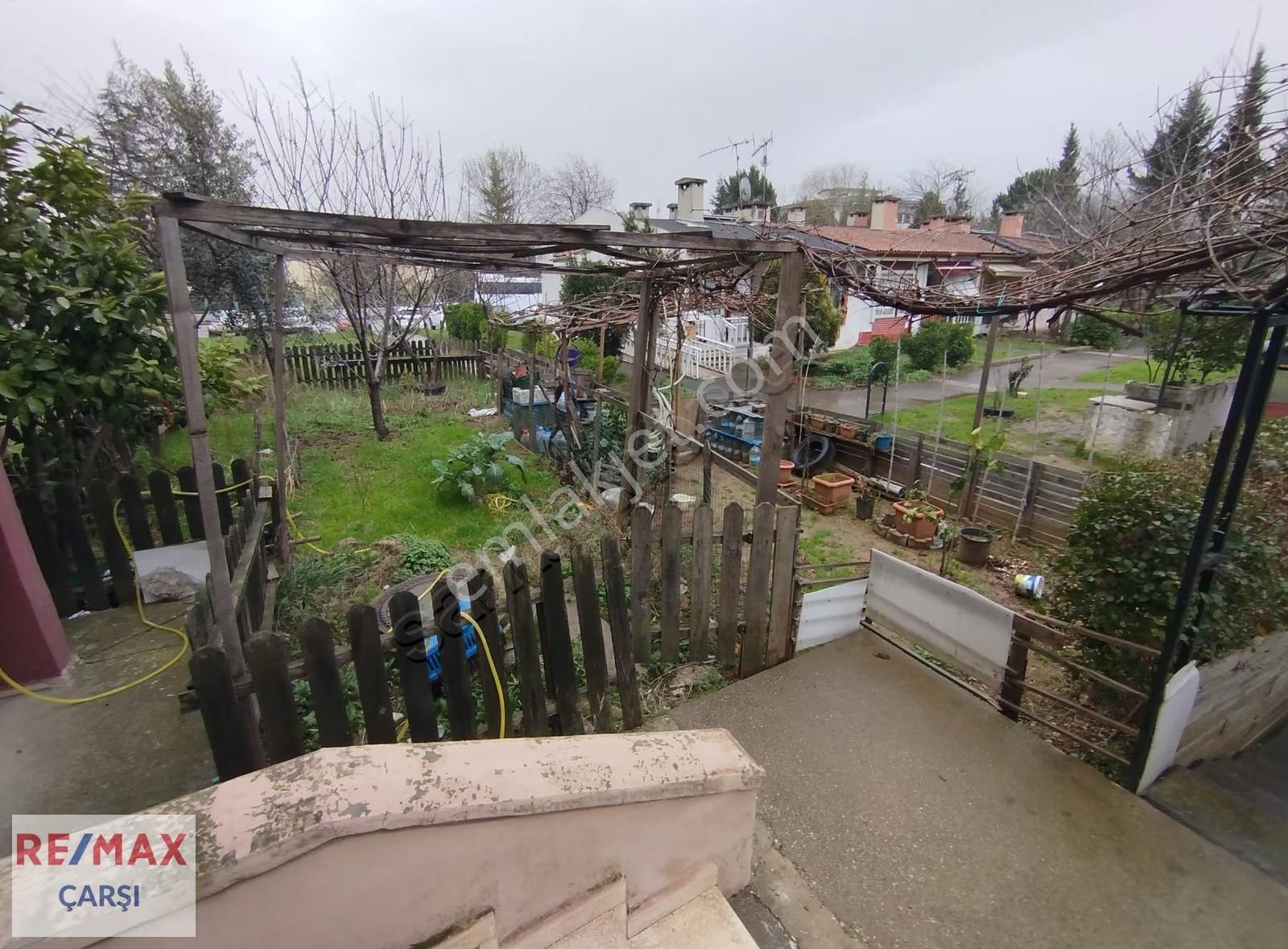 Remax Çarşı'dan Şirinköy Kalıcı Konutlarda Ara Kat Satılık Daire - Görsel 4