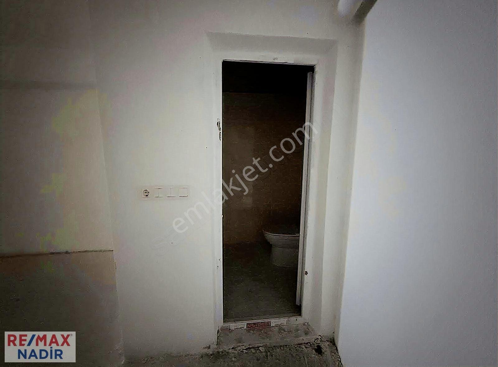Remax'ten Sanayi Sitesinde 230 M² Asma Katlı Yatırımlık İşyeri - Görsel 4