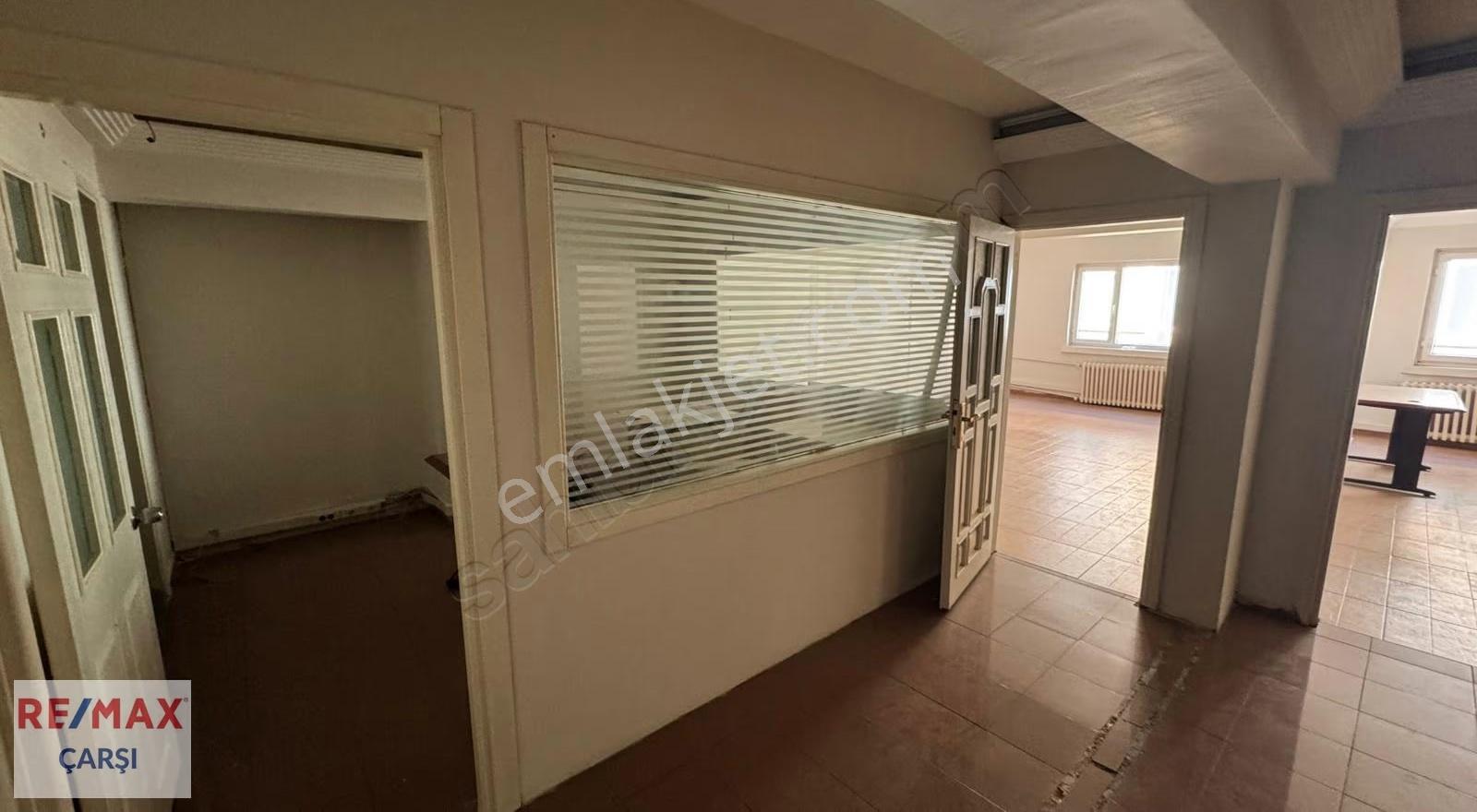 Alemdar Caddesinde 230 M2 Kiralık Ofis - Görsel 2
