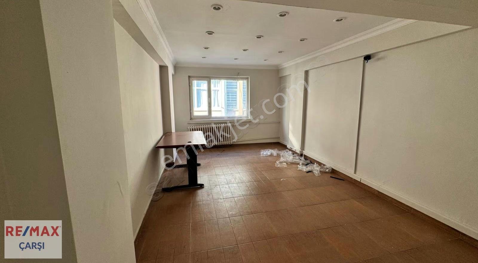 Alemdar Caddesinde 230 M2 Kiralık Ofis - Görsel 11