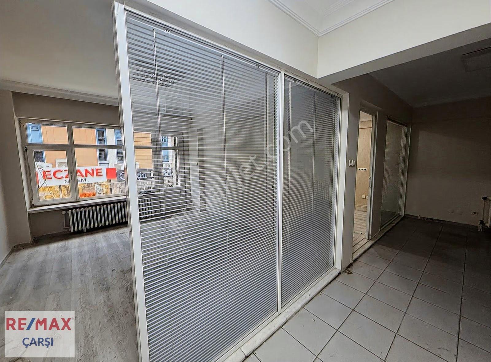 Alemdar Caddesinde Harika Konumda 150m2 Kiralık Ofis - Görsel 7