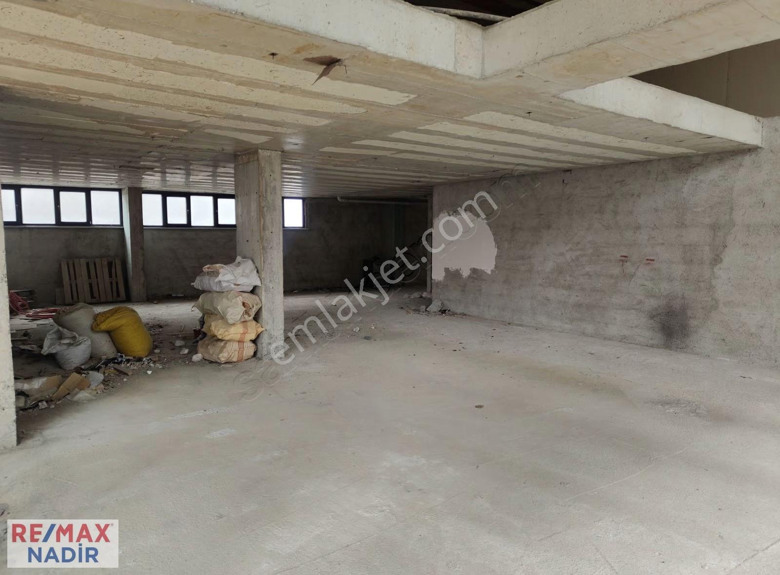 Remax'ten Bahçelıevler'de 325 M² Kurumsal Marketlere Uygun - Görsel 2