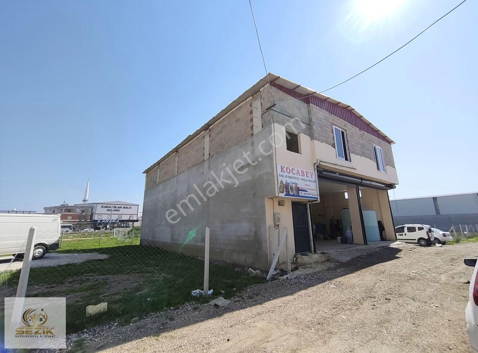 Küçükdikili De Ana Yola Çok Yakın 300 Metre 2 Katlı Dükkan Depo