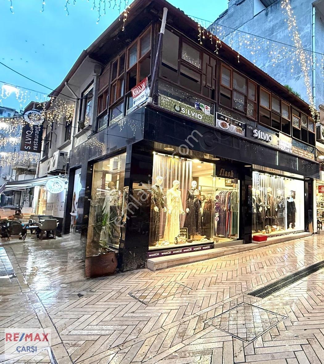 İzmit Fethiye Cad.-sanat Sokağı Kesişiminde Kiralık İşyeri