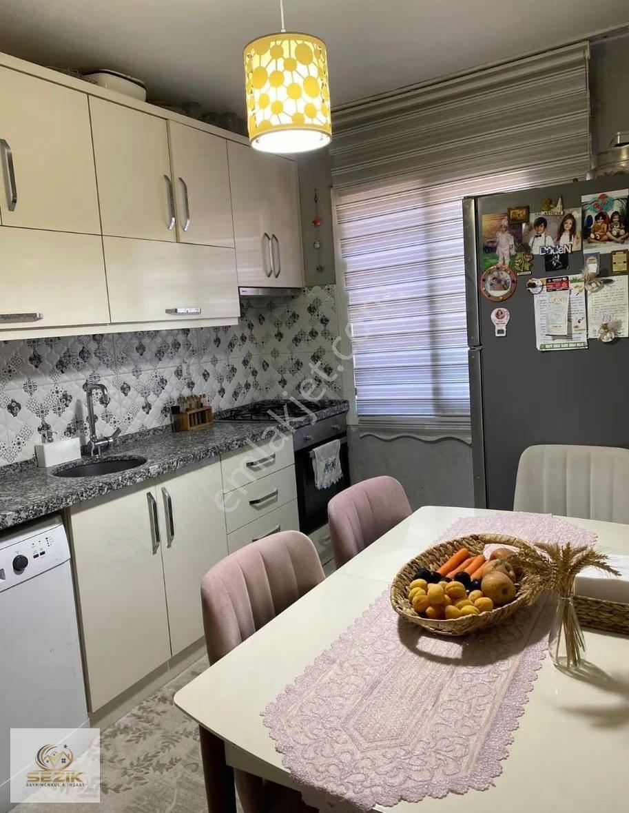 Şakirpaşa Salı Pazarı Civarı Acil Satılık 2 Katlı Bahçeli Garajl - Görsel 3