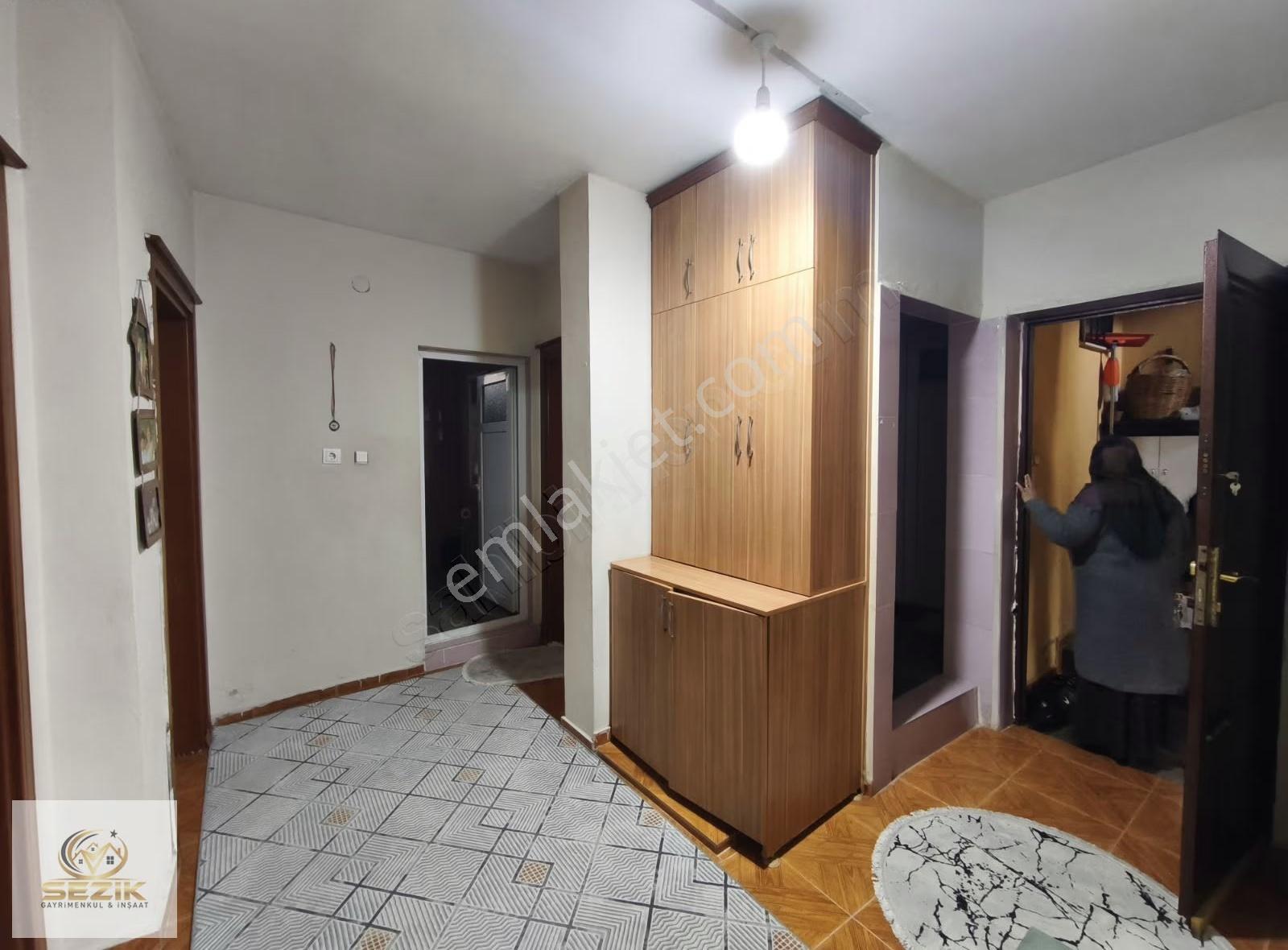 Şakirpaşa Ömür Tıp Civarı 2 Katlı Bahçeli Otoparklı Müstakil Ev - Görsel 3