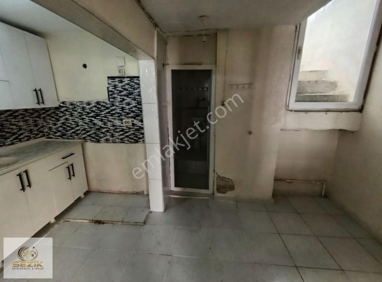 Obalar Cad. Salı Pazarı Civarı 2+1 Şeklinde Komple Satılık Müsta - Görsel 5