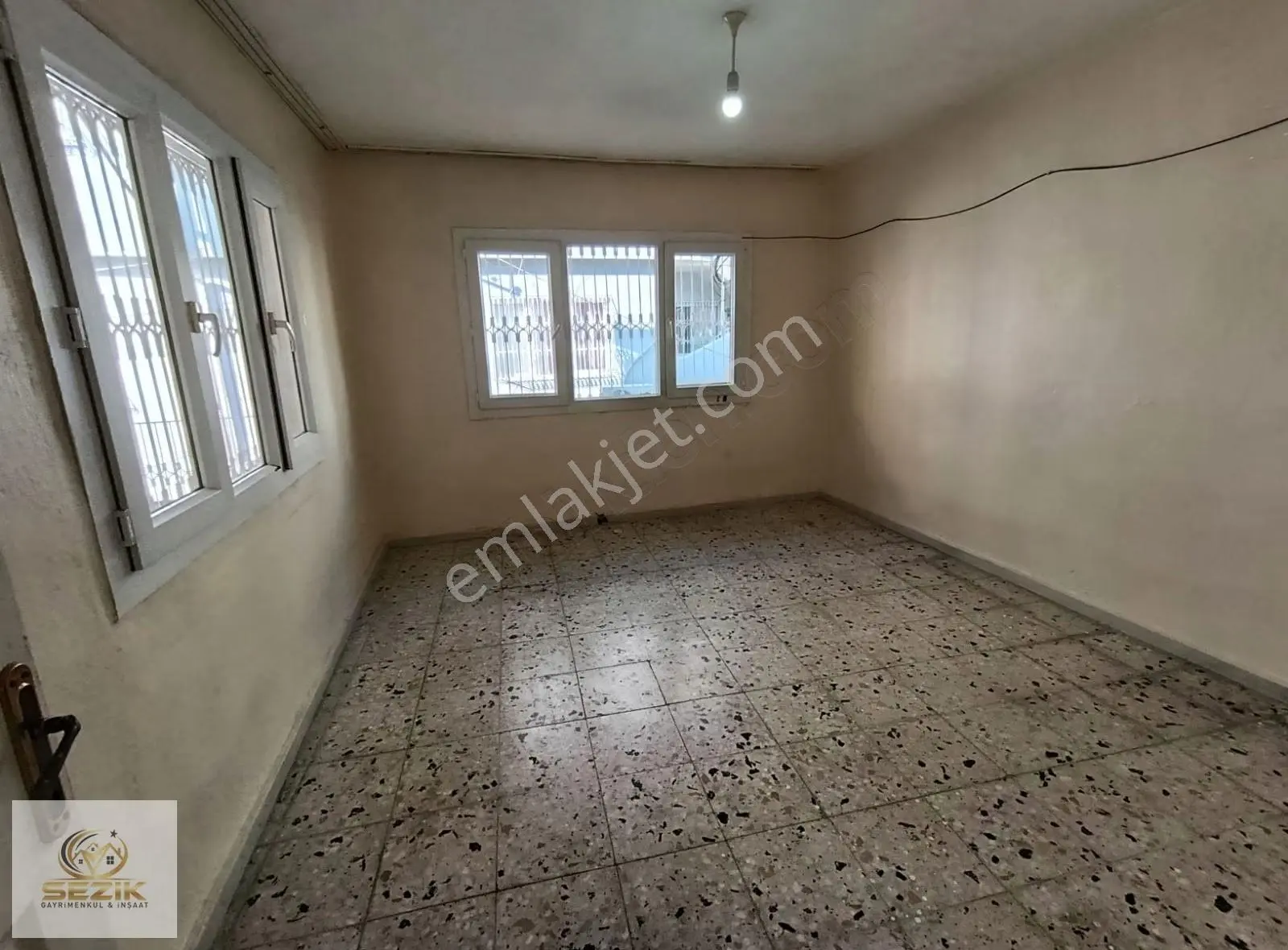 Obalar Cad. Salı Pazarı Civarı 2+1 Şeklinde Komple Satılık Müsta - Görsel 6