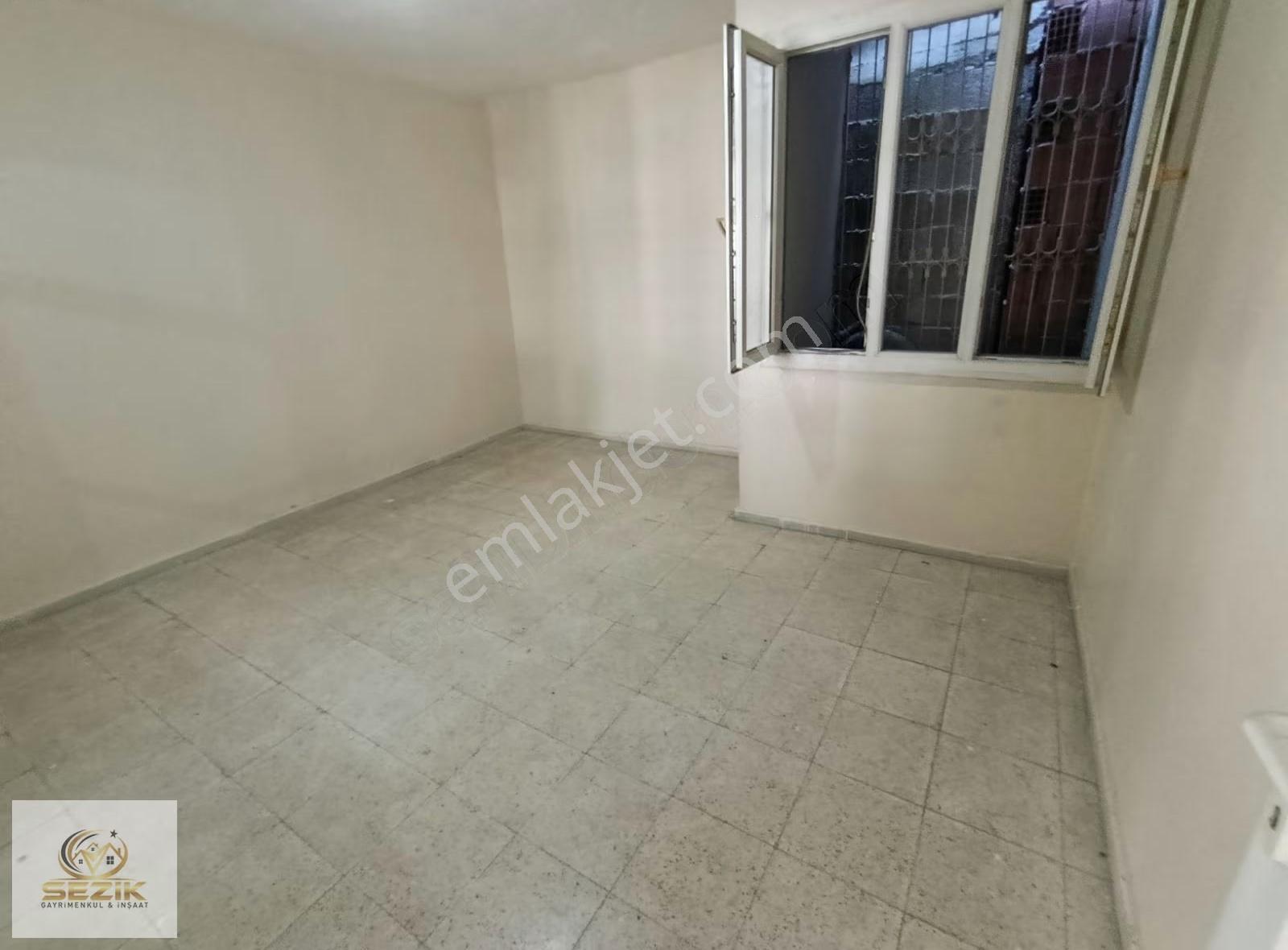 Obalar Cad. Salı Pazarı Civarı 2+1 Şeklinde Komple Satılık Müsta - Görsel 3