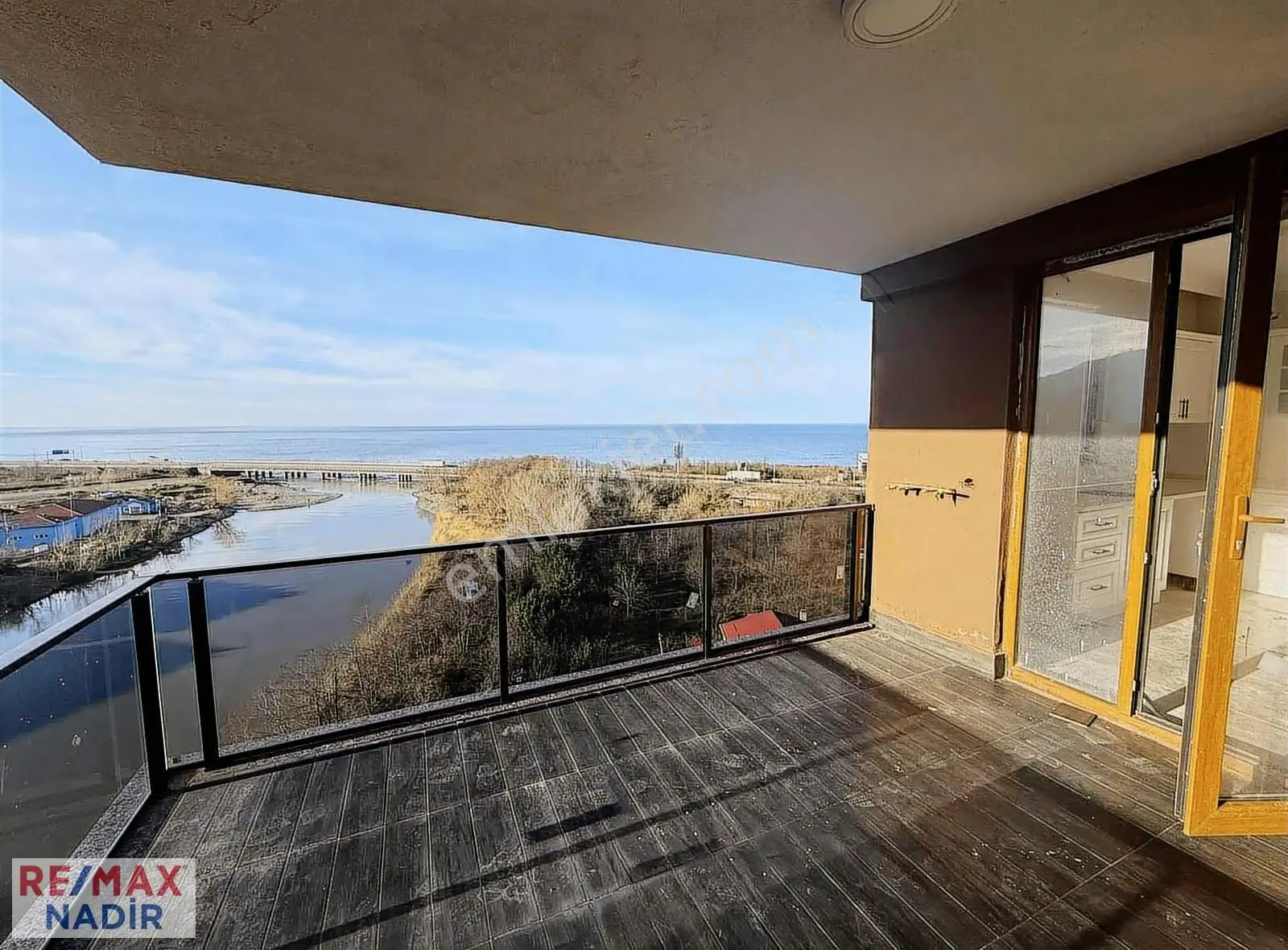 Remaxten Tirebolu Demirci Mh. Deniz Manzaralı Satılık 3+1 Daire - Görsel 2