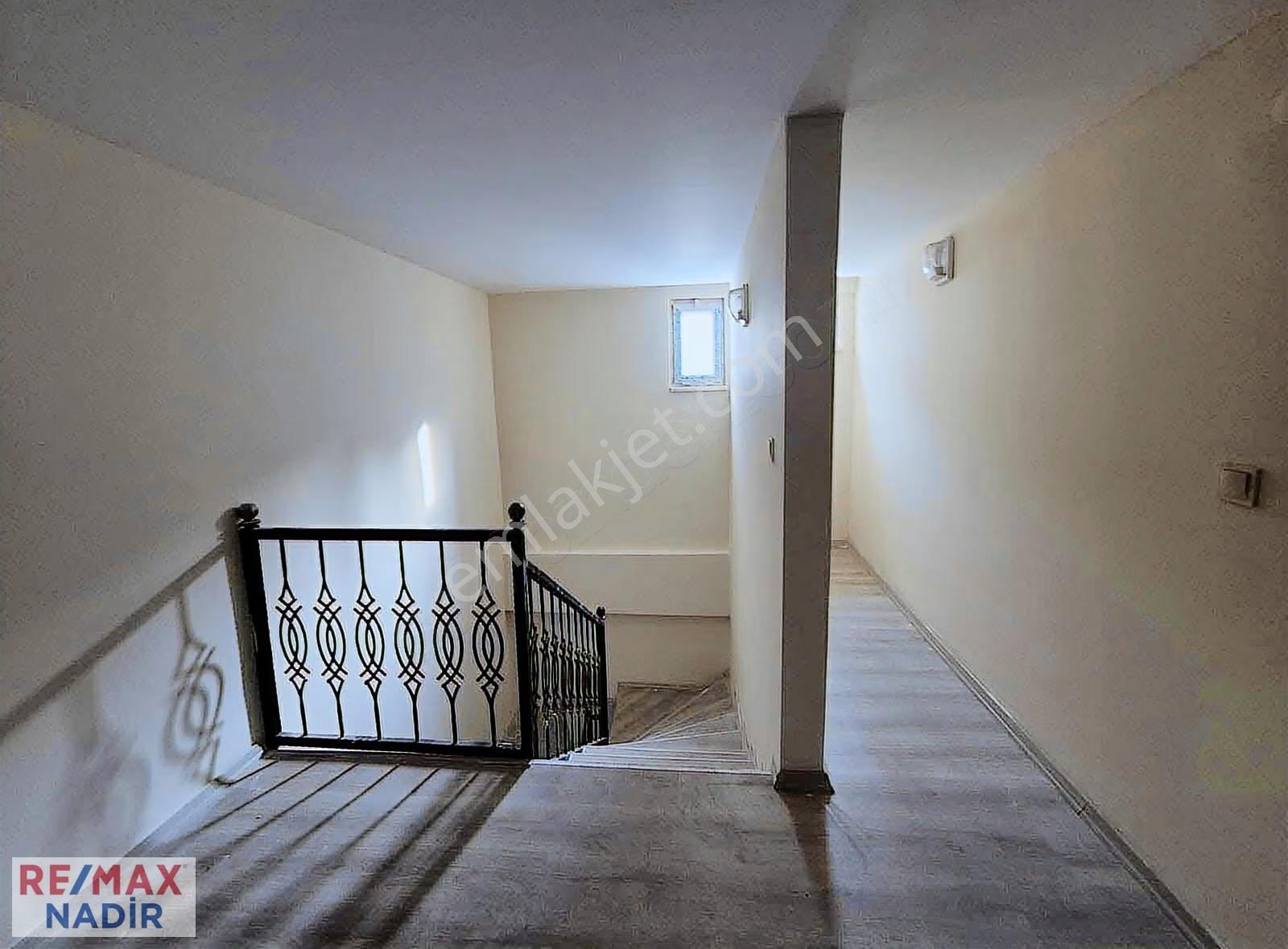 Osmaniye Mahallesinde 4+1 300 M² Giriş Katlı Dubleks Satılık - Görsel 22