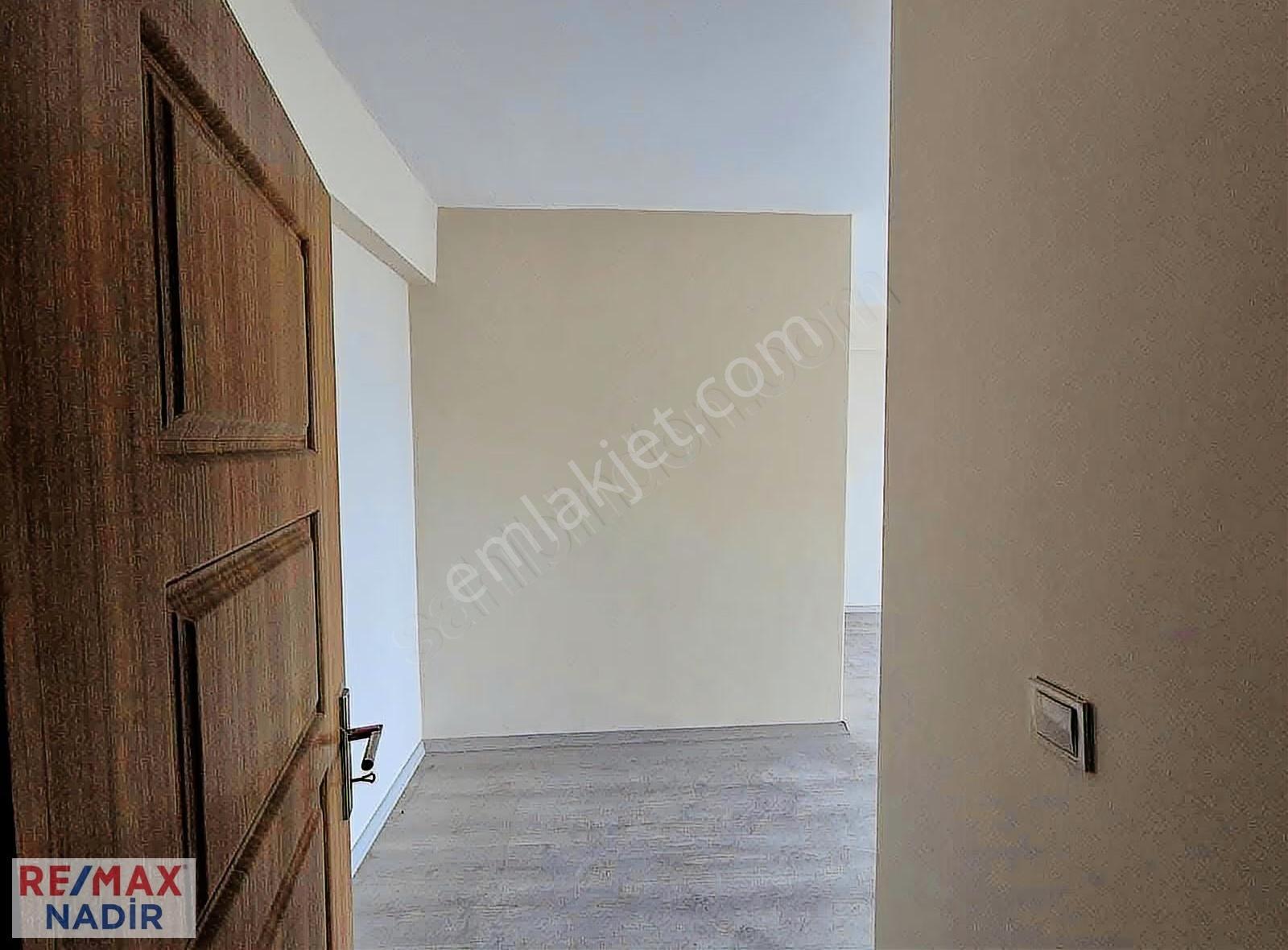 Osmaniye Mahallesinde 4+1 300 M² Giriş Katlı Dubleks Satılık - Görsel 14