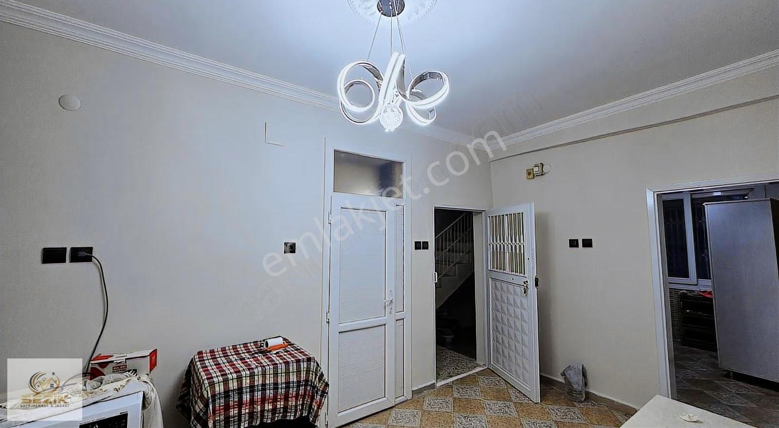 Şakirpaşa Onur Mahallesinde Köşe Başı 447 Mt2 Tapulu Müstakil Ev - Görsel 13