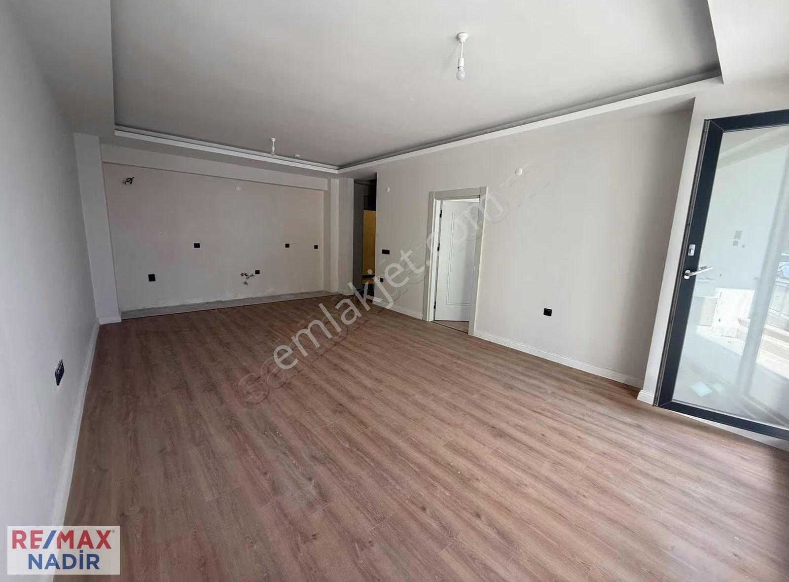 Aksu Plazada 1+1 Satılık Home Offıce - Görsel 3