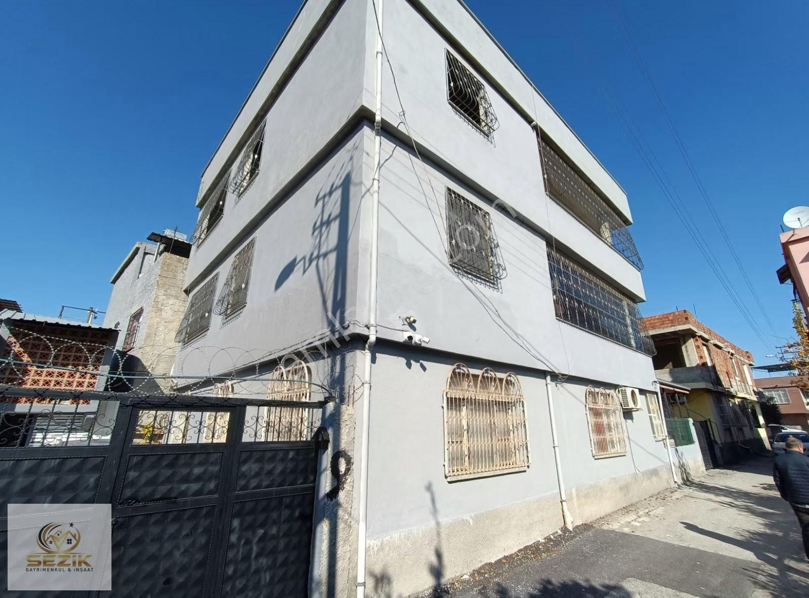 Akkapı Da 3 Katlı 260 Metre Tapulu Komple Satılık Müstakil Ev - Görsel 21