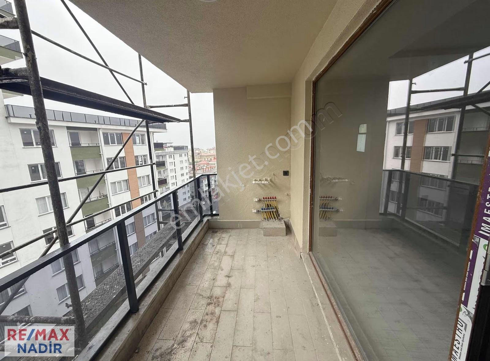 Remax Nadir'den Aksu Mahallesi Ön Blok 4. Kat Satılık 2+1 - Görsel 6