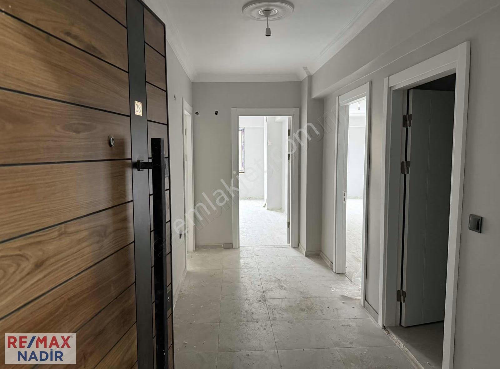 Remax Nadir'den Aksu Mahallesi Ön Blok 4. Kat Satılık 2+1 - Görsel 3